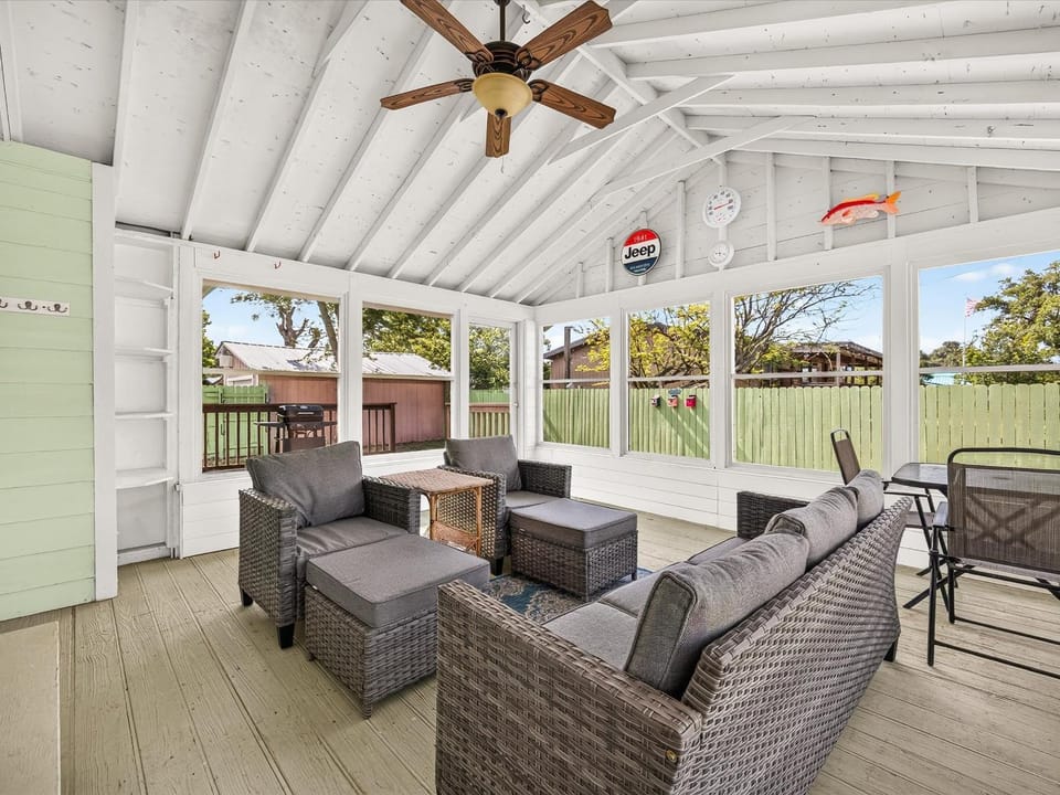 One More Cast Coastal House with Fenced Yard and Screened Porch near the Ocean House in Fulton