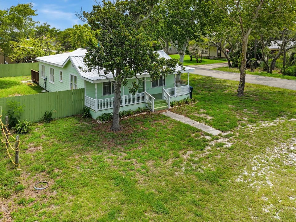 One More Cast Coastal House with Fenced Yard and Screened Porch near the Ocean House in Fulton