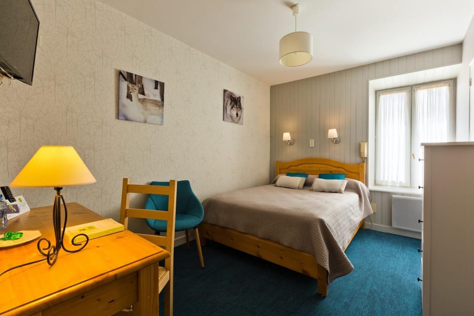 Hôtel Restaurant Au Pont de Raffiny Hotel in Auvergne-Rhône-Alpes