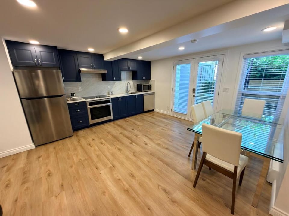 Guest Suite in Shaughnessy Apartment in Vancouver