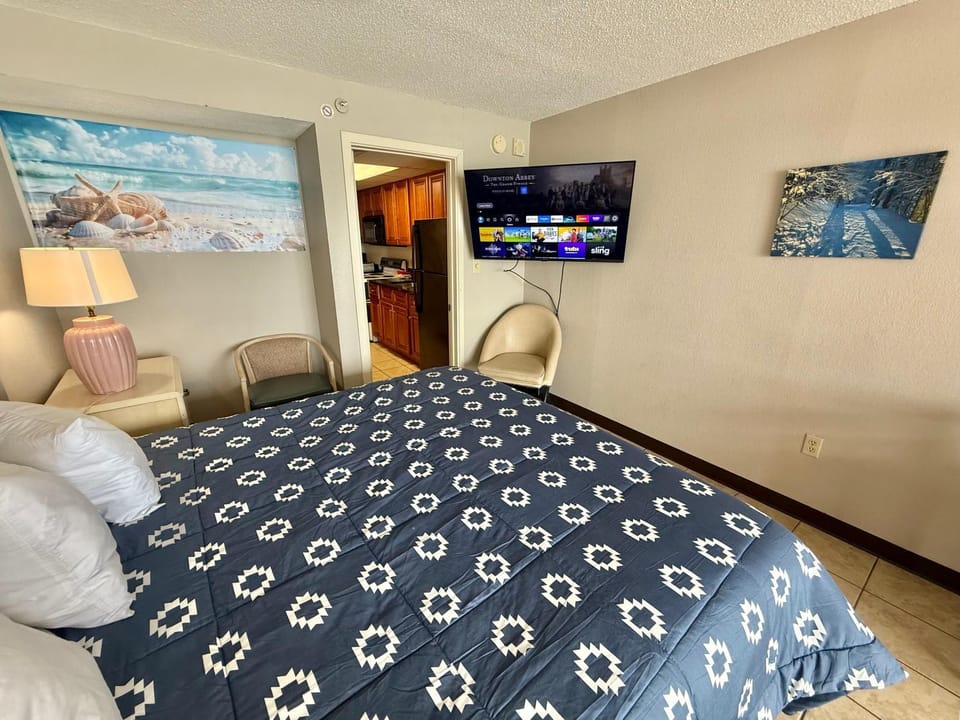 Direct Oceanfront 2-Br Condo, Best Water Amenities in Landmark Resort Apartment in Myrtle Beach