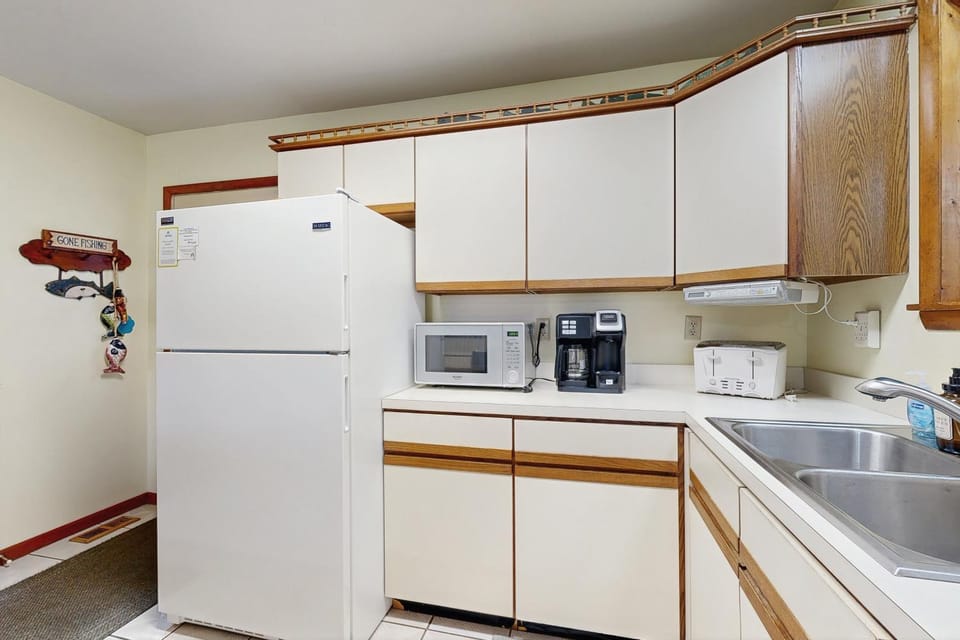 Kitchen or kitchenette, kitchen