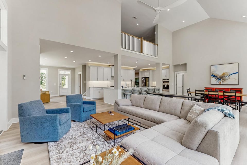 Living room, Seating area, Dining area