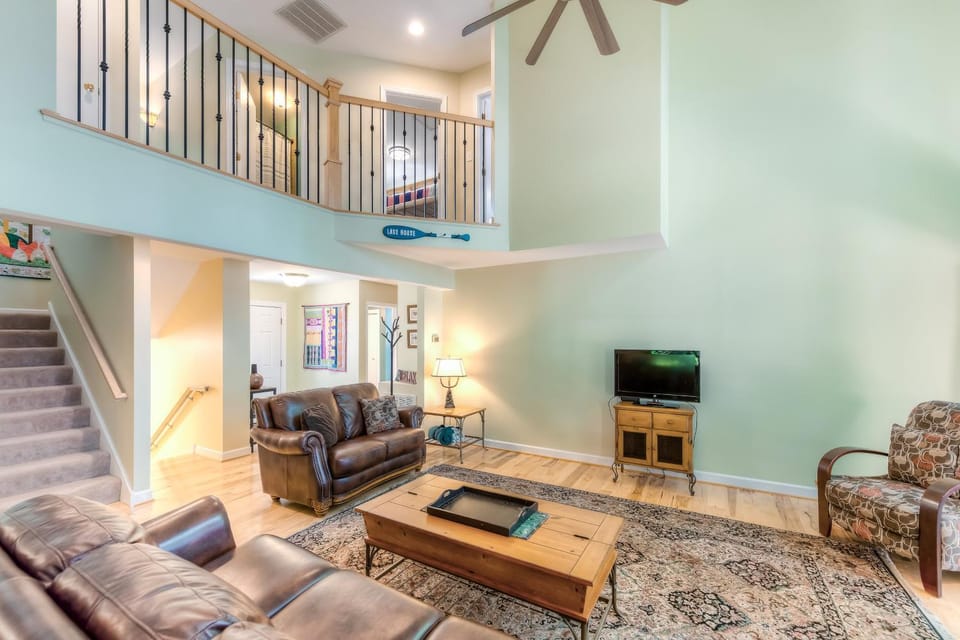 TV and multimedia, Living room, Seating area