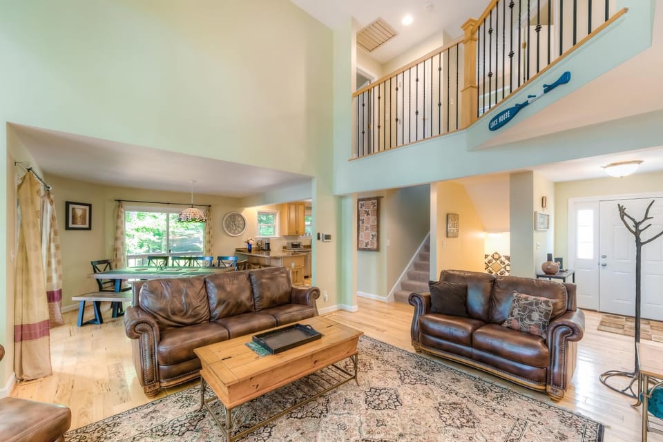 Living room, Seating area