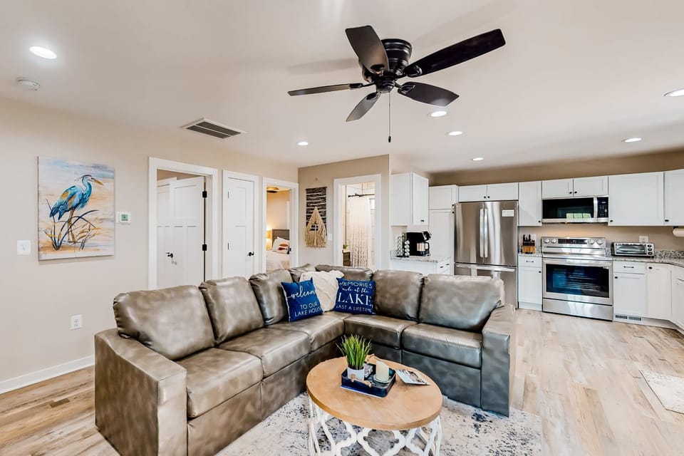 Kitchen or kitchenette, Living room, Seating area, oven, stove