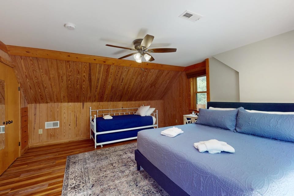 Bed, Bedroom