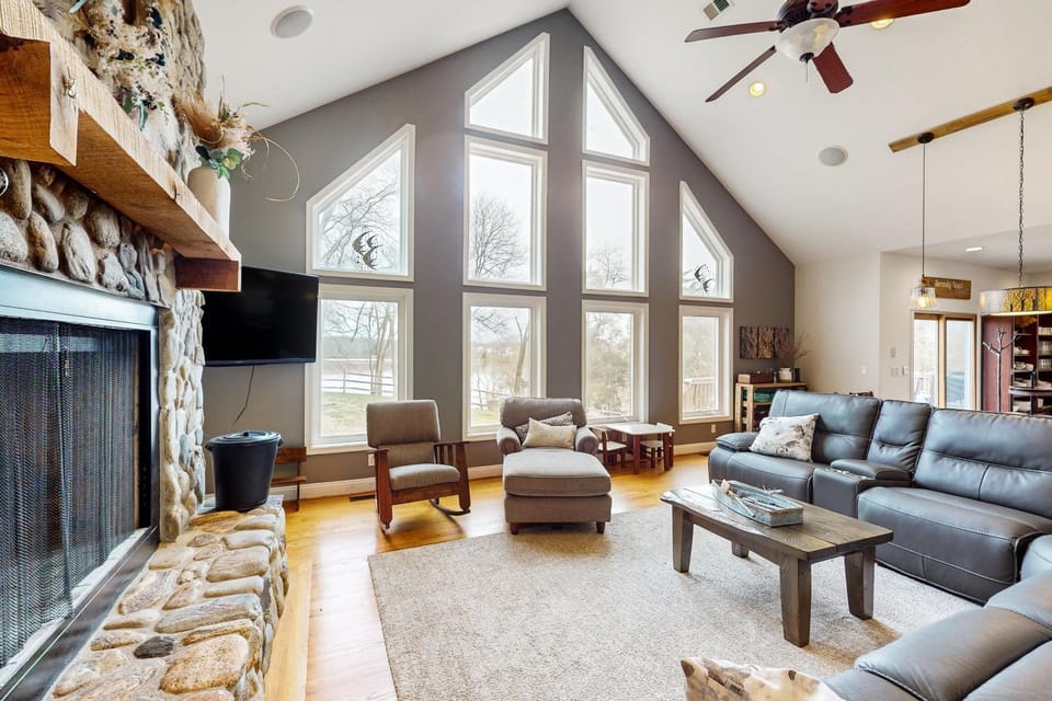TV and multimedia, Living room, Seating area