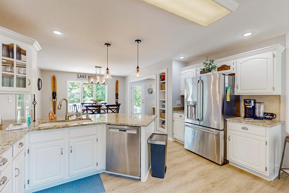 Kitchen or kitchenette, kitchen