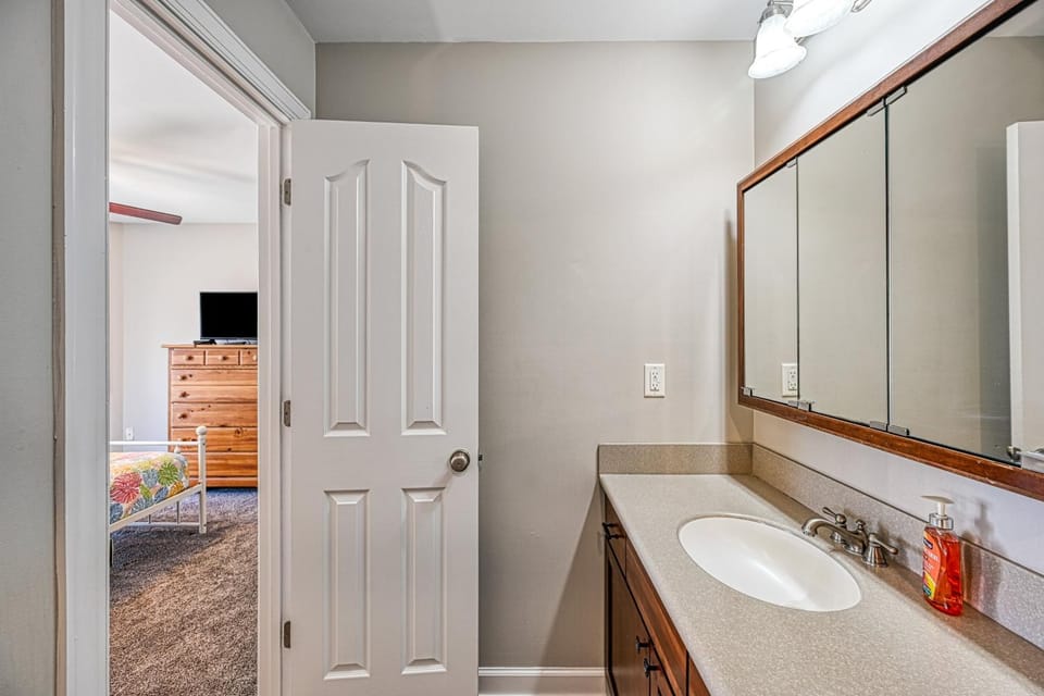 Bathroom, Bath