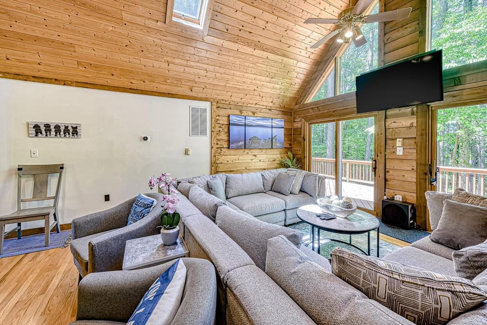 TV and multimedia, Living room, Seating area