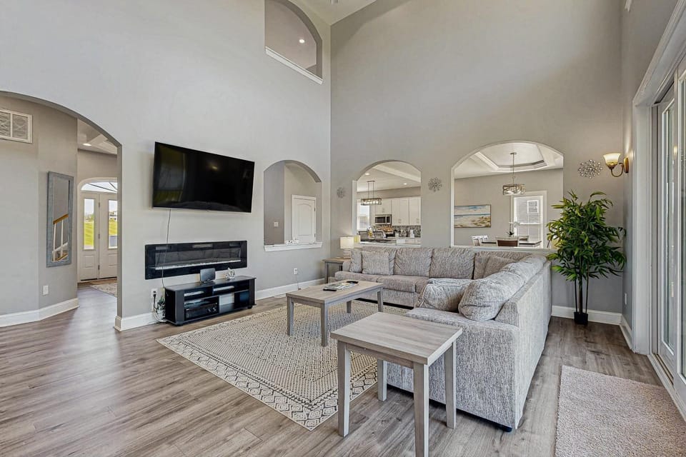 TV and multimedia, Living room, Seating area