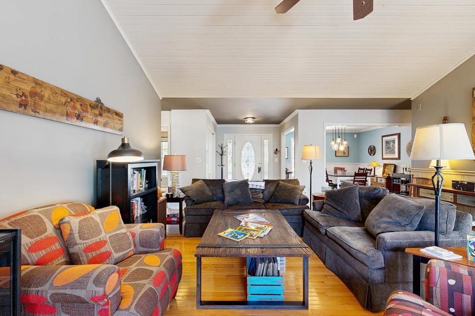 TV and multimedia, Living room, Seating area