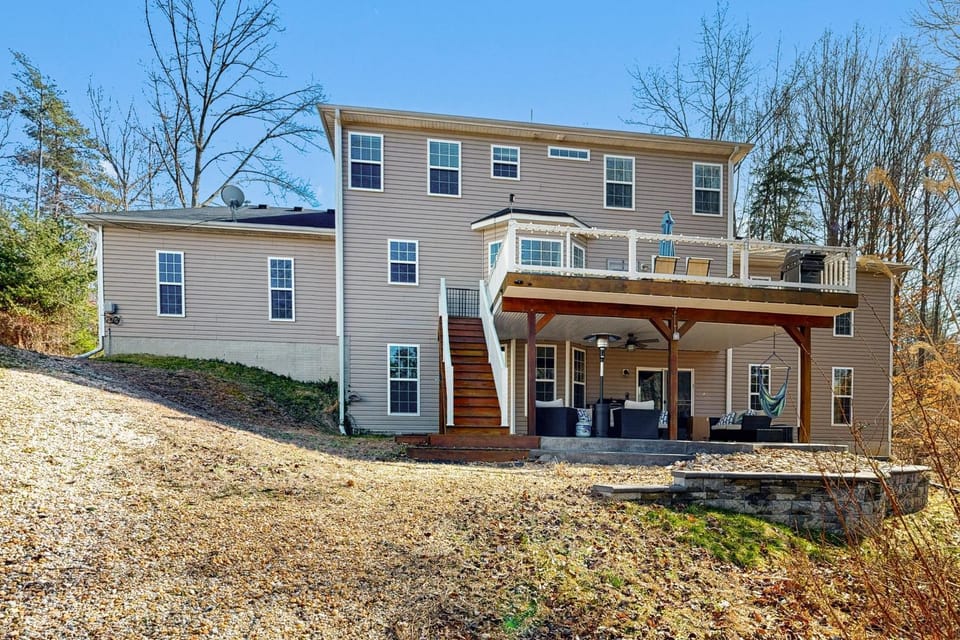 Property building, Day
