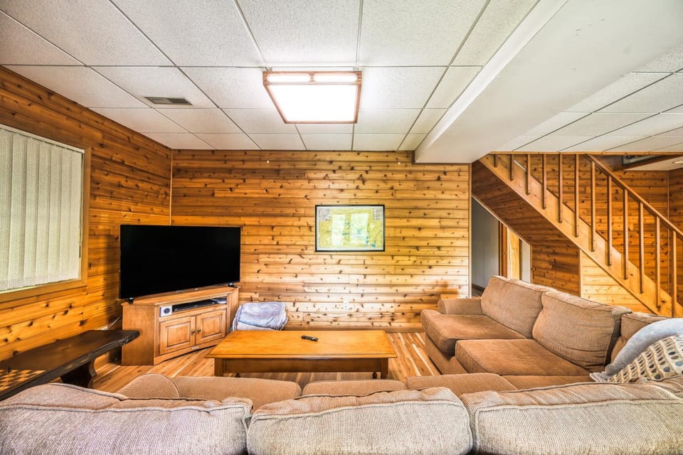 TV and multimedia, Living room, Seating area