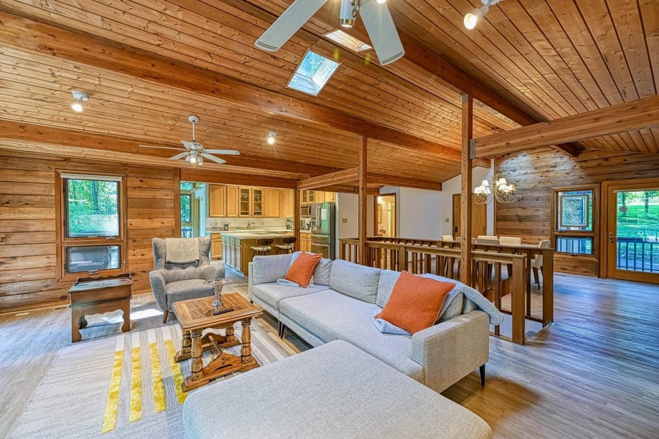 Living room, Seating area, Dining area