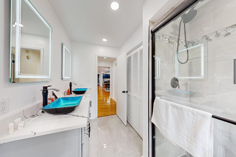 Bathroom, Bath