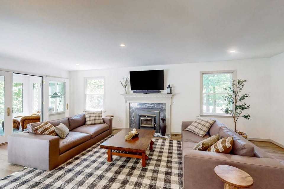 TV and multimedia, Living room, Seating area