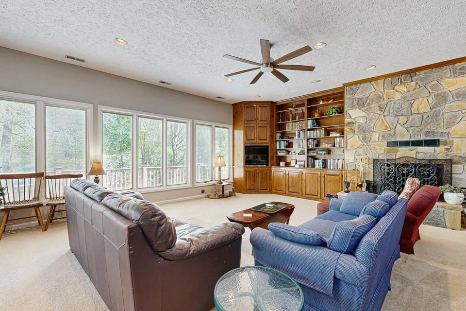 TV and multimedia, Living room, Seating area