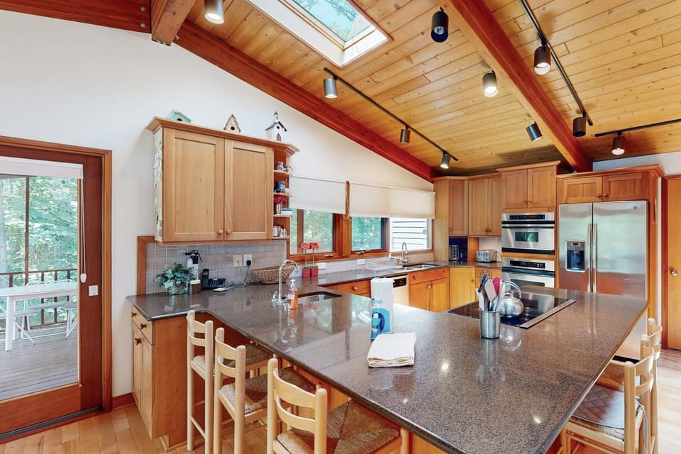 Kitchen or kitchenette, kitchen
