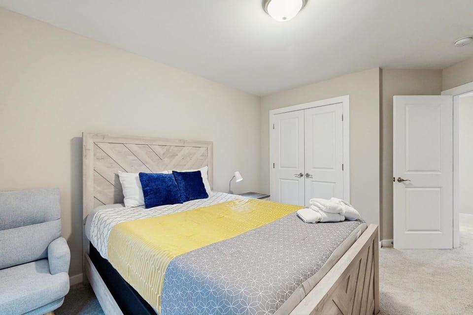 Bed, Bedroom