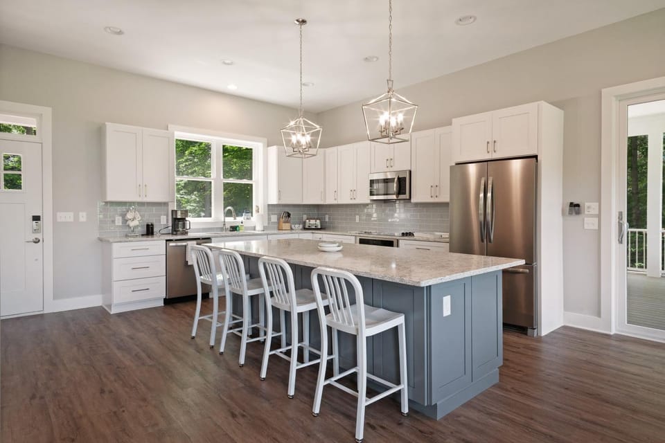 Kitchen or kitchenette, kitchen