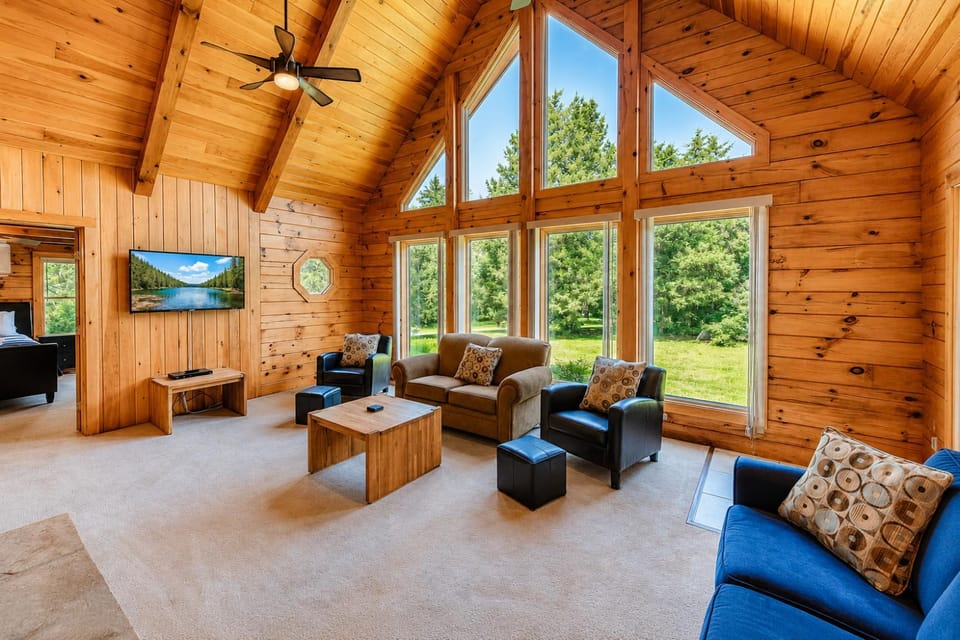 TV and multimedia, Living room, Seating area