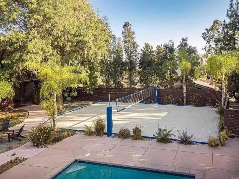 North County Estate - Pool Spa & Volleyball Court House in Rancho Bernardo