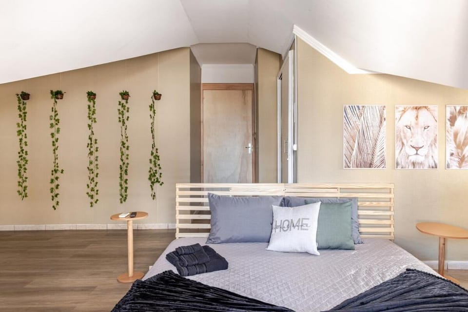 Luxury Suite with Bathtub - 7 min to BC Beach - Up to 4 Apartment in Camboriú