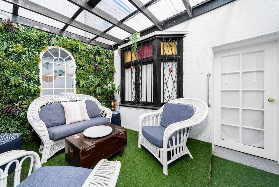 Cammeray House 3BD Modern Australian heritage House in Sydney