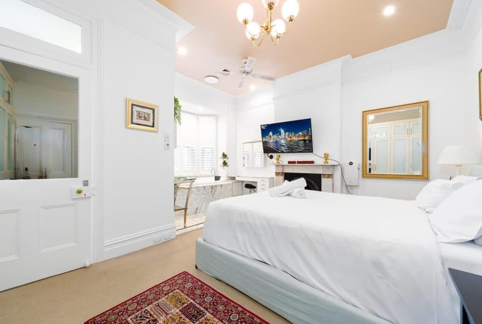 The Cammeray Charm 3BD House House in Sydney