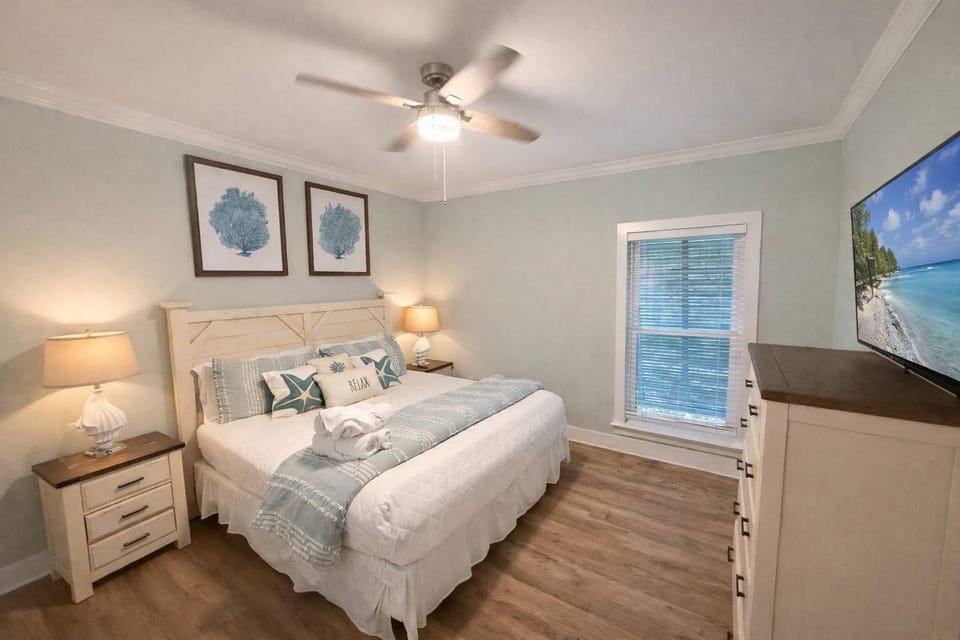 Spacious Gulf Shores Beach House with Pool Access and Ocean Views House in Alabama
