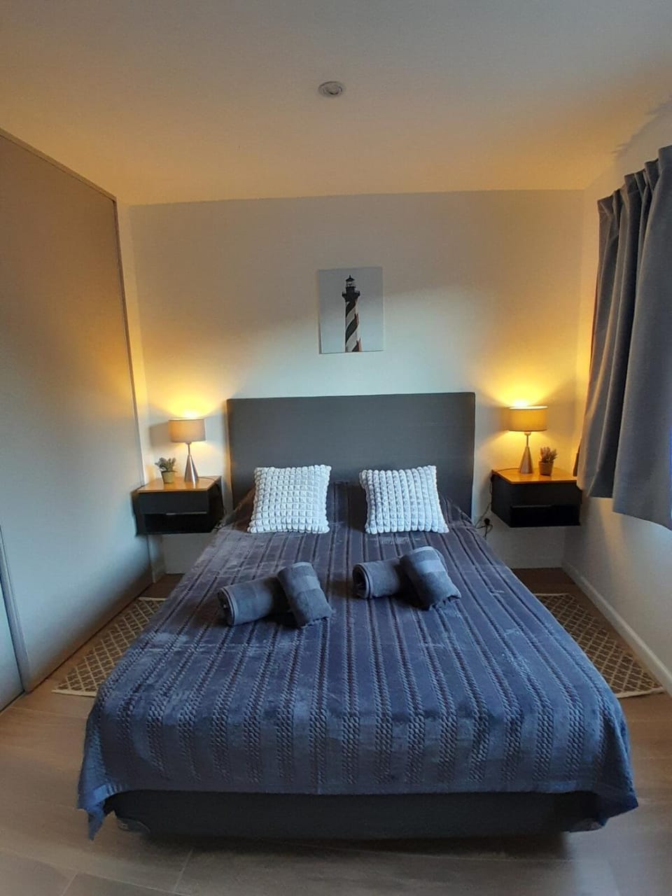 Bed, Photo of the whole room, Bedroom