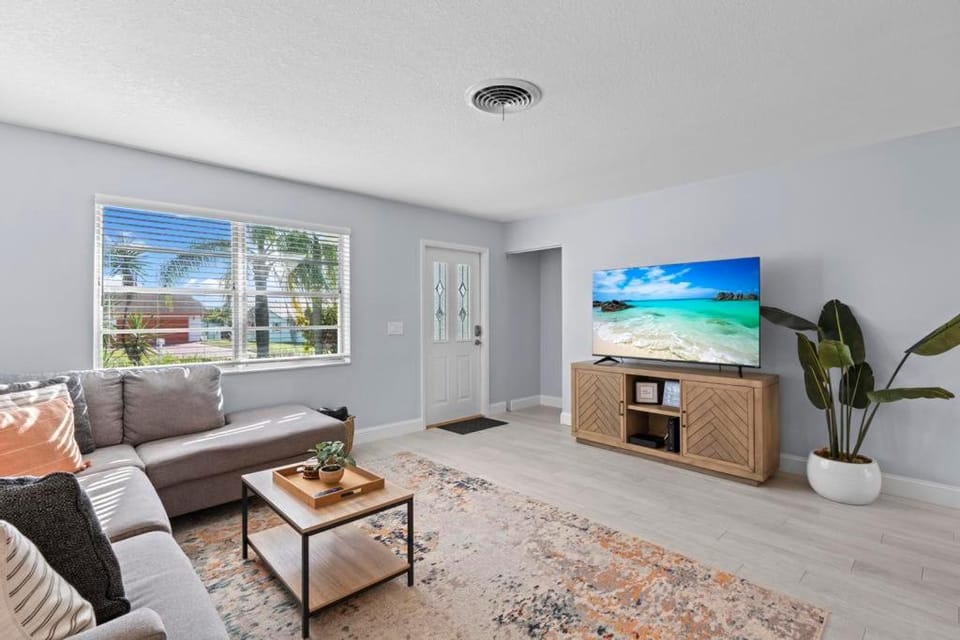 Jensen Beach Home with Heated Pool Near Downtown & Beaches House in Jensen Beach