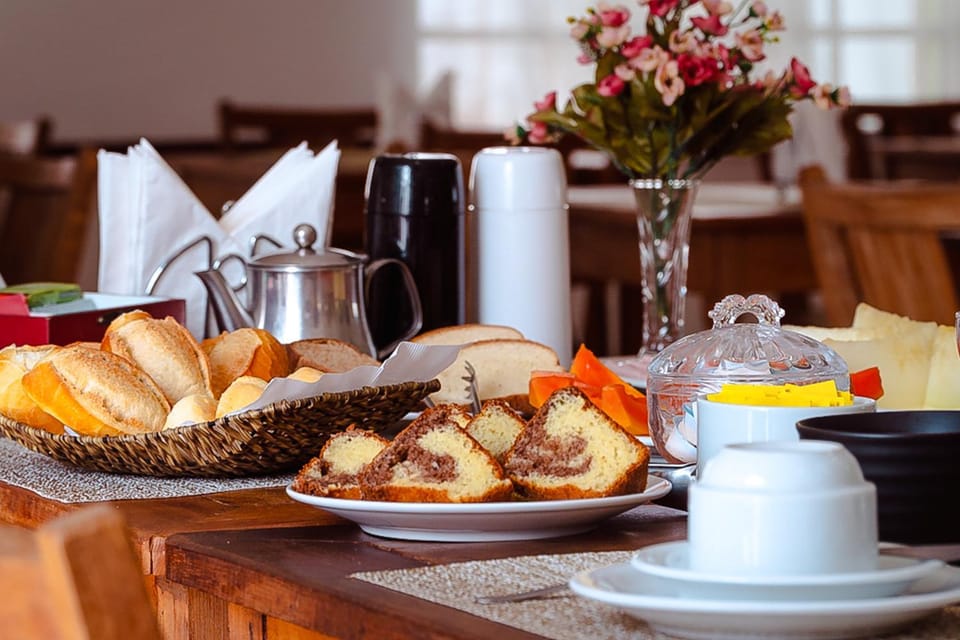 Breakfast, Continental breakfast, Buffet breakfast