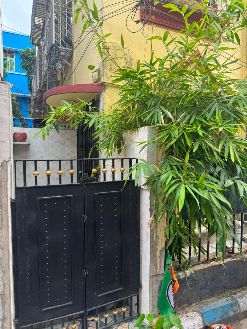 Facade/entrance