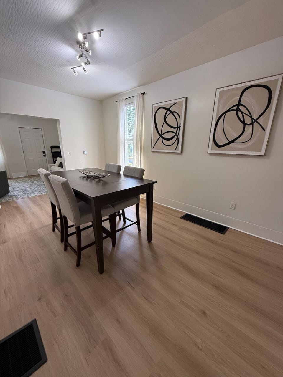 Southern Orchards Calm - 1 Gig WiFi, Full Kitchen, Quiet Apartment in Ohio