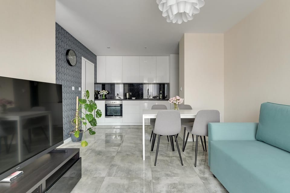 TV and multimedia, Kitchen or kitchenette, Living room, Seating area, Dining area