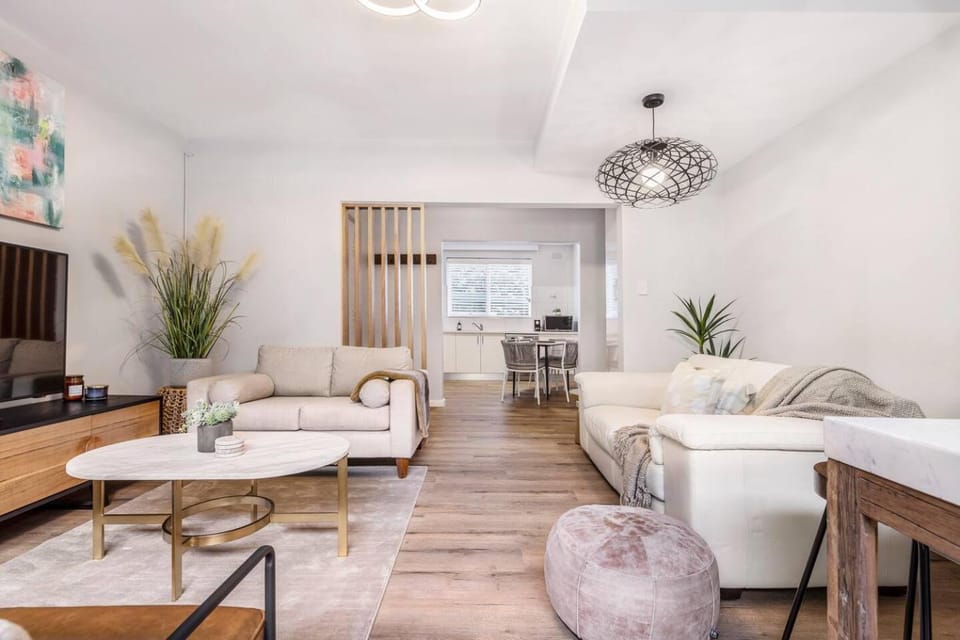 Urban Cosy Osborne Glen Iris 3BR Free Parking Apartment in Melbourne