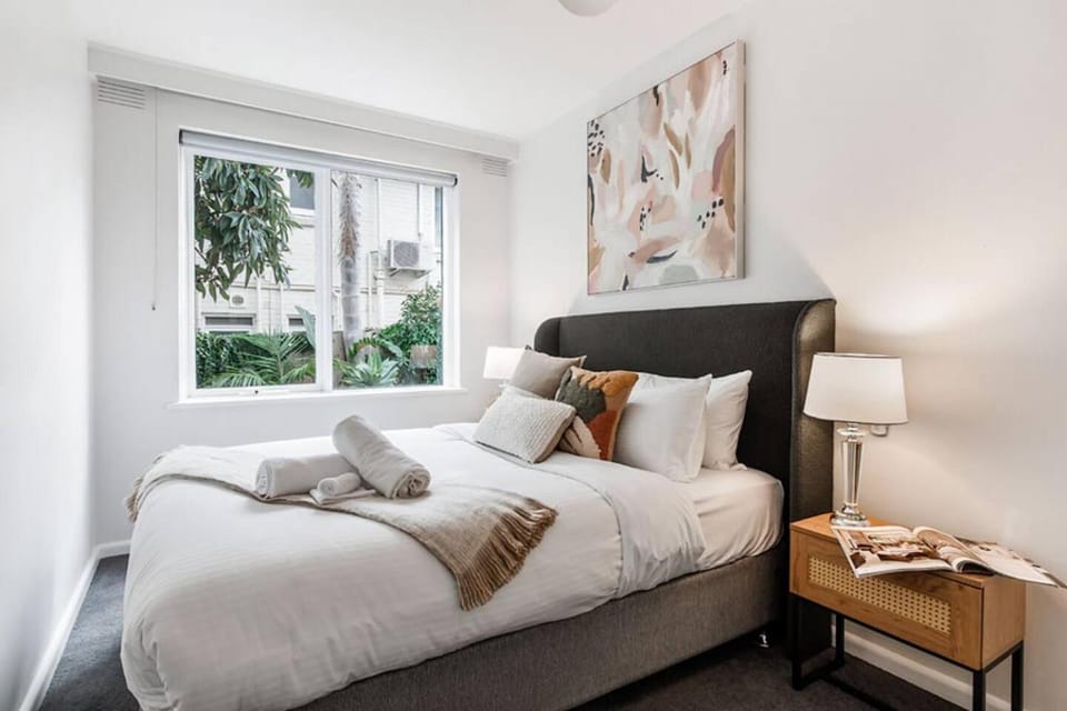 Urban Cosy Osborne Glen Iris 3BR Free Parking Apartment in Melbourne