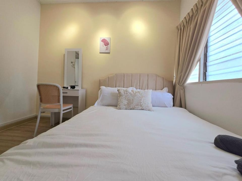 NEW! 17Pax, Damansara Uptown, Starling, One Utama, TTDI, Damansara 3 House in Petaling Jaya