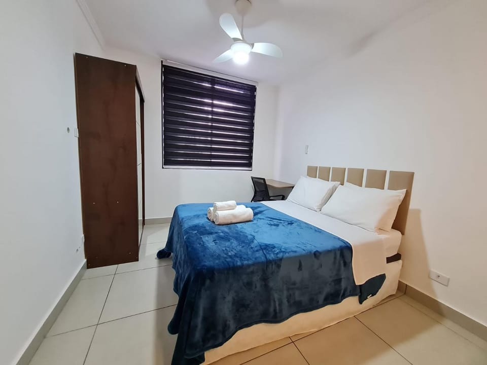 Bedroom, towels