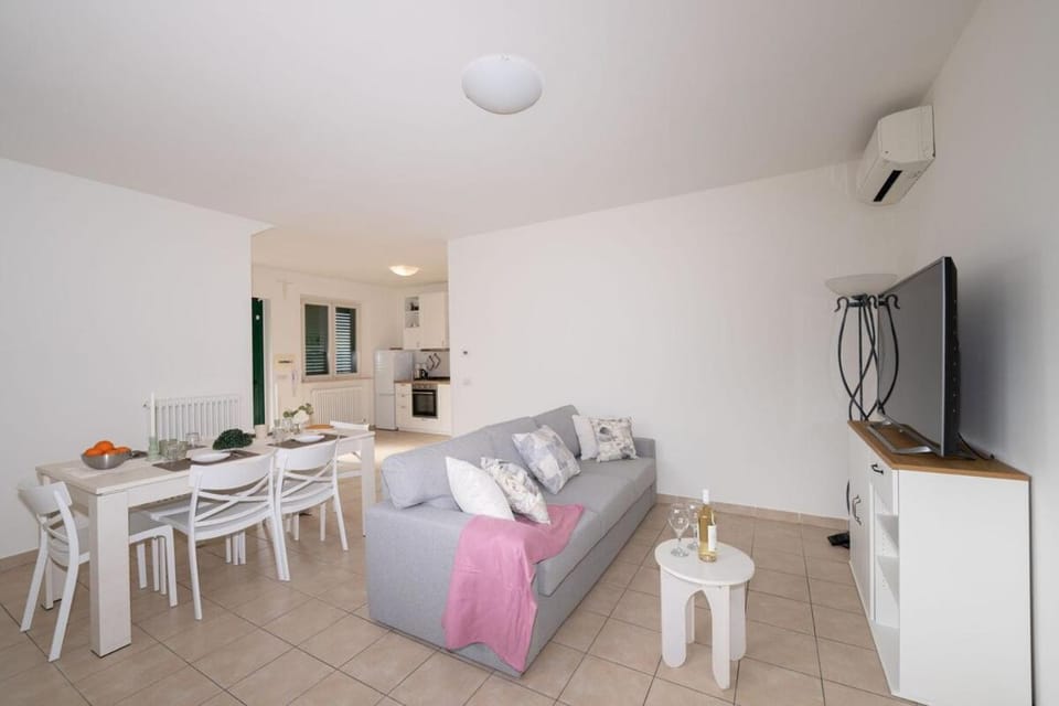 OroVerde Residence - Private Pool - 11 guests Apartment in Marche