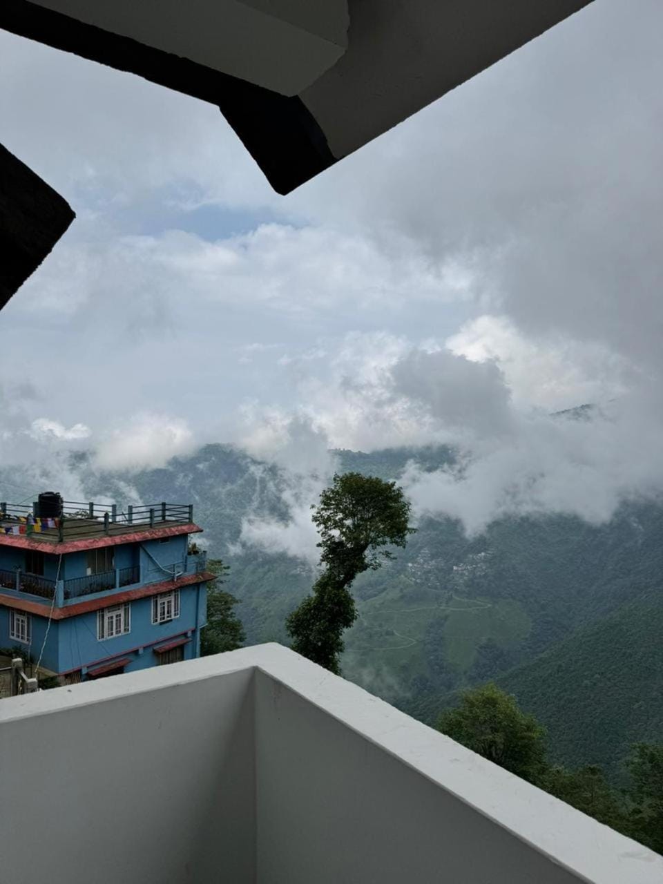YUL Khang - A home above the clouds Vacation rental in Darjeeling