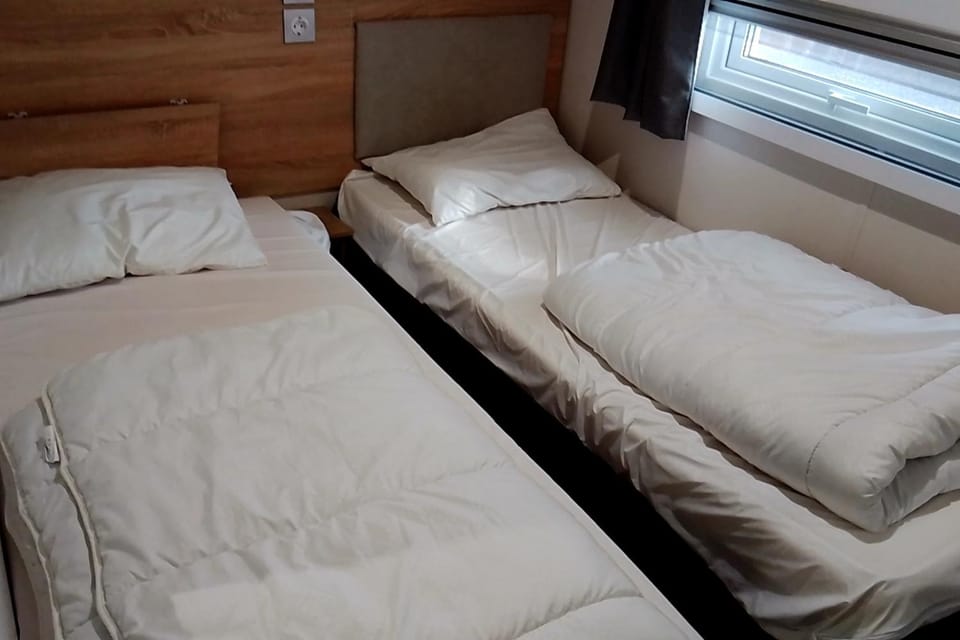 Mobilhome - 8pers - 100m des plages - camping 4 House in Canet-en-Roussillon