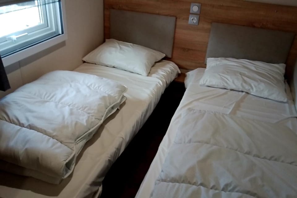 Mobilhome - 8pers - 100m des plages - camping 4 House in Canet-en-Roussillon