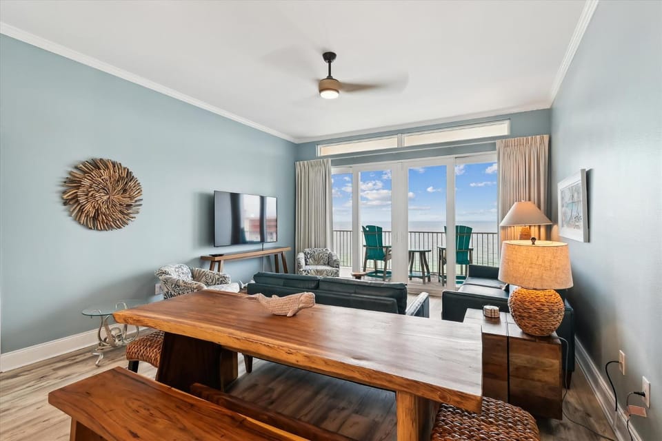 Laketown Wharf 2123 House in Long Beach