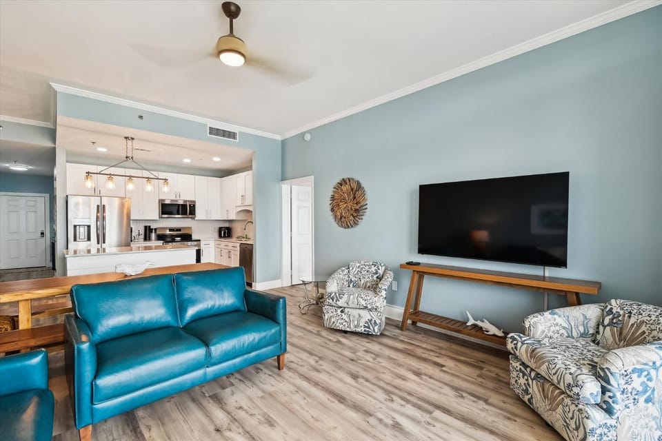 Laketown Wharf 2123 House in Long Beach