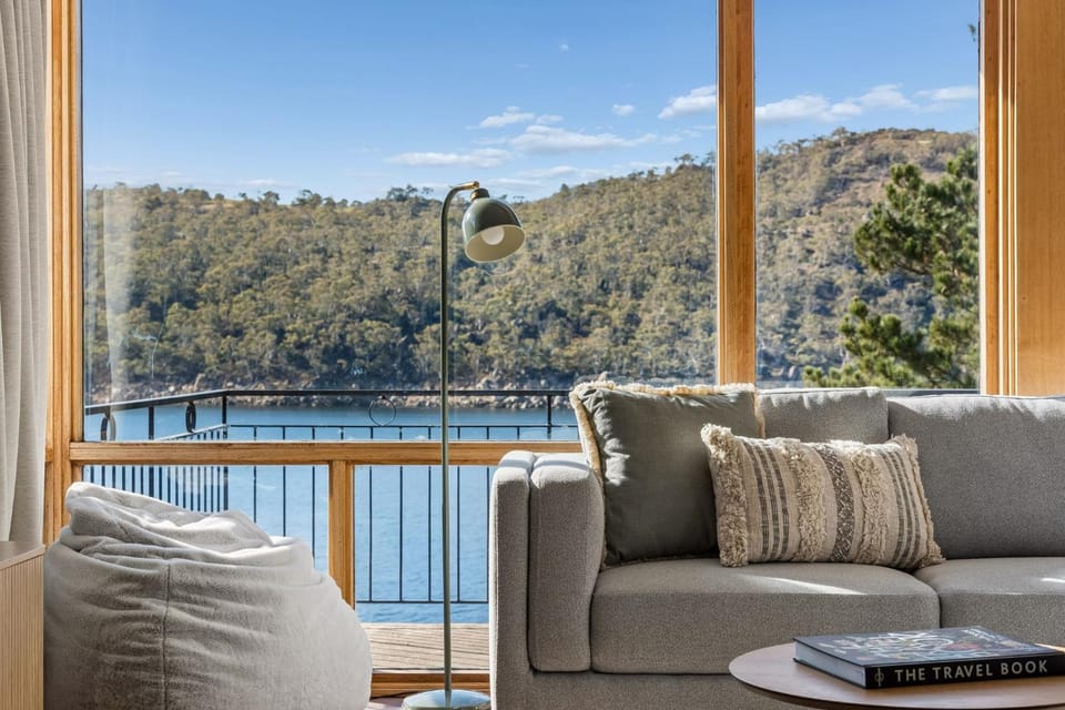 View (from property/room), View (from property/room), Lake view, Landmark view, Mountain view