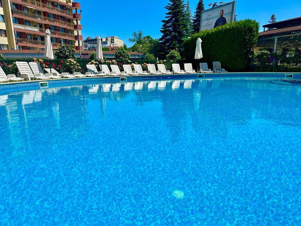 Large 2-Bedroom Apartment with Living Room by Menada Apartment in Sunny Beach